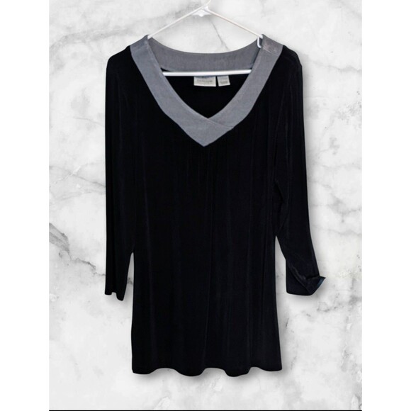 Chico’s Travelers Size 2 Black Tunic Top Gray Trim V-Neck Stretch 3/4 Sleeve - Picture 1 of 5
